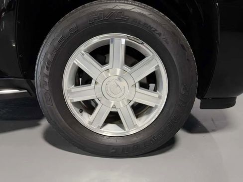 Used 2013 Cadillac Escalade AWD image 9