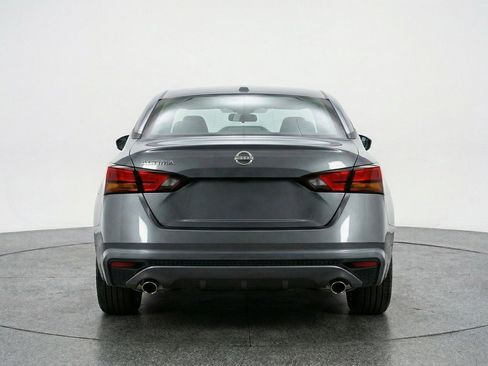 Used 2025 Nissan Altima 2.5 SV image 7
