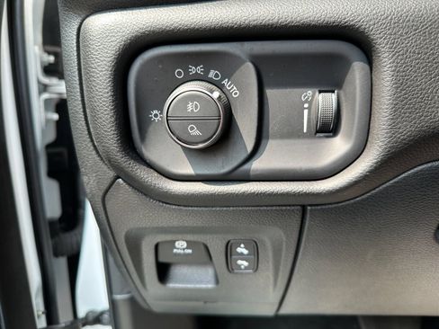 Used 2023 RAM 1500 Big Horn AWD/4WD image 19