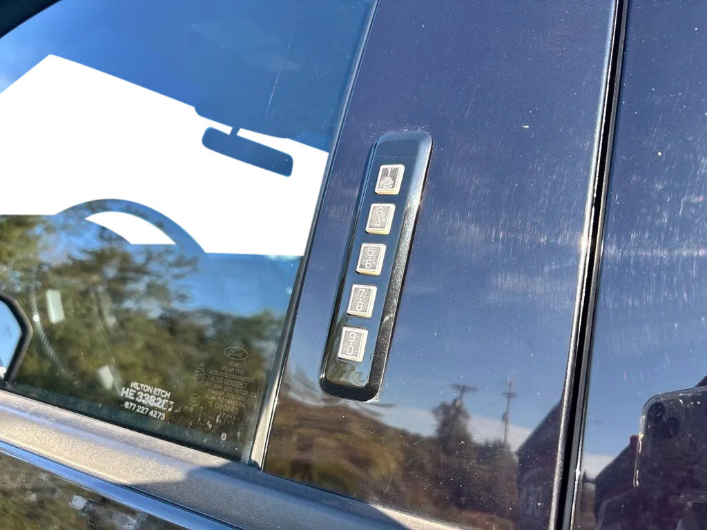 Used 2018 Ford F150 Lariat w/ Equipment Group 502A Luxury AWD/4WD image 13