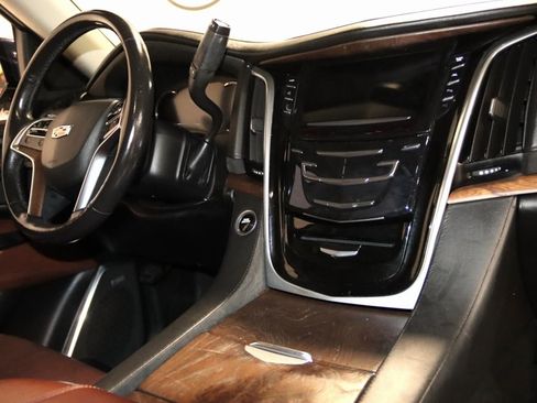 Used 2020 Cadillac Escalade Luxury image 64