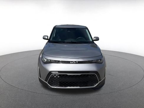 Used 2025 Kia Soul LX w/ LX Technology Package image 4