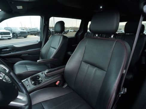 Used 2017 Dodge Grand Caravan GT image 34