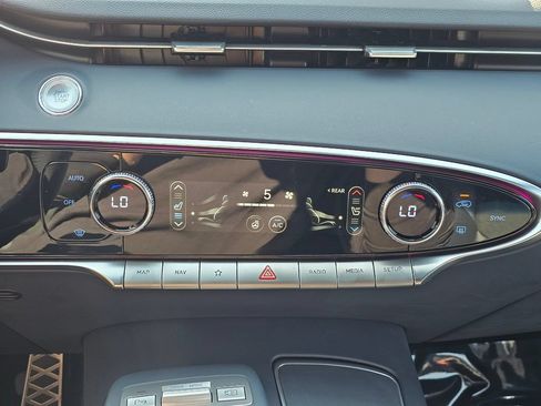 Certified 2025 Genesis GV70 3.5T Sport AWD/4WD image 16