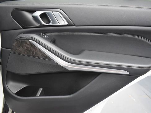 Used 2023 BMW X5 xDrive40i w/ Premium Package image 30