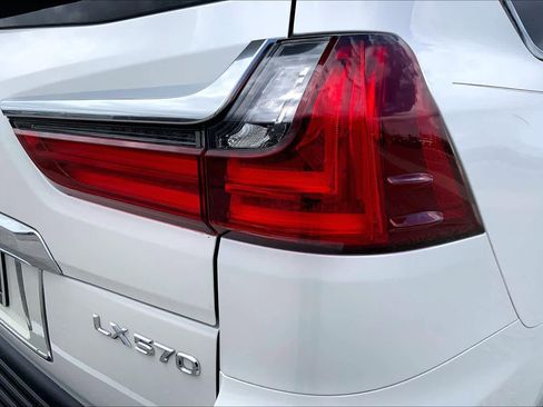 Used 2016 Lexus LX 570 4WD w/ Luxury Package image 59