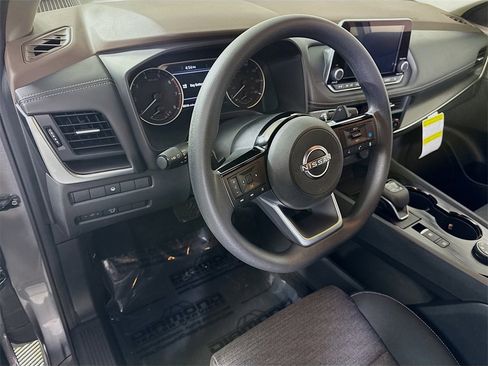 Certified 2023 Nissan Rogue SV image 18