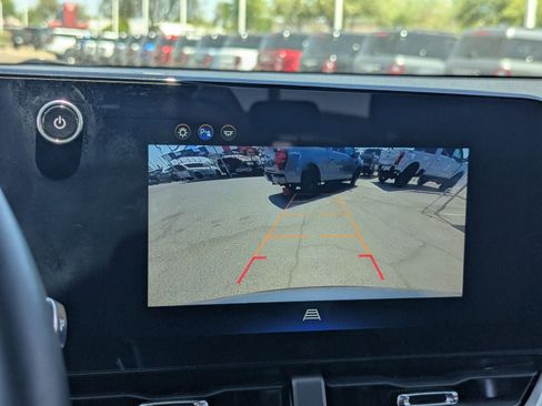 Used 2025 Chevrolet Equinox LT image 23