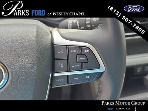 Used 2022 Toyota Highlander XLE FWD image 33