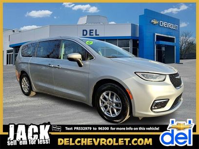 Used 2023 Chrysler Pacifica Touring-L