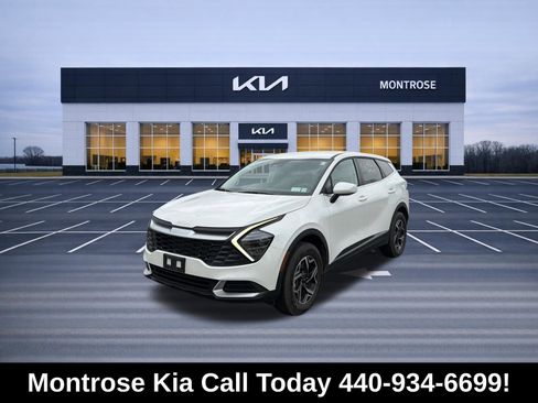 Used 2025 Kia Sportage LX image 1
