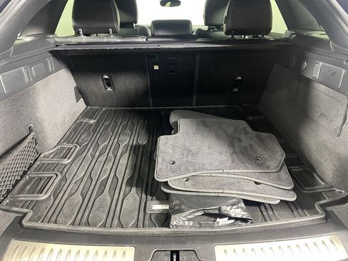 Used 2022 Land Rover Range Rover Velar R-Dynamic S image 25