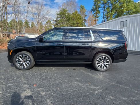 New 2026 Chevrolet Suburban High Country AWD/4WD image 4