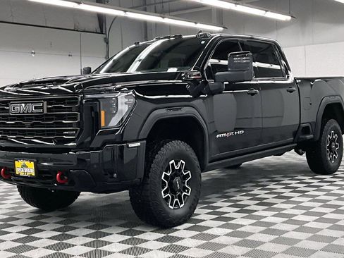 Used 2025 GMC Sierra 2500 AT4X AWD/4WD image 13