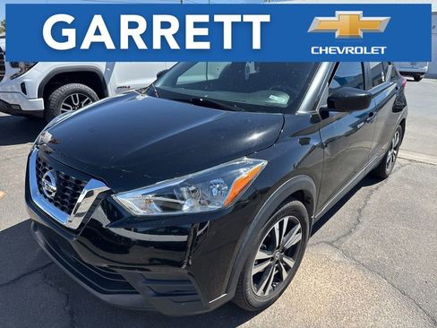 Used 2020 Nissan Kicks SV image 1