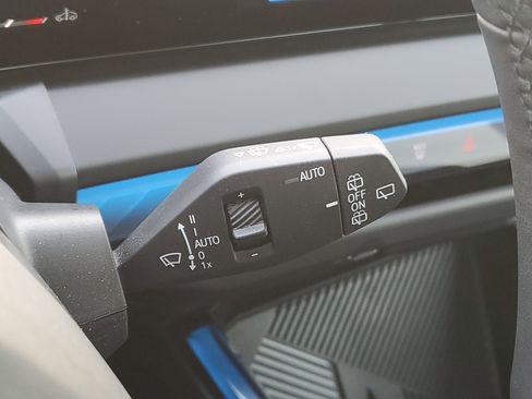 Used 2025 BMW X3 xDrive30i w/ Premium Package image 16