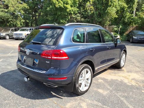 Used 2014 Volkswagen Touareg TDI AWD/4WD image 3
