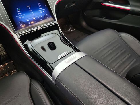 Used 2023 Mercedes-Benz C 300 Sedan image 29