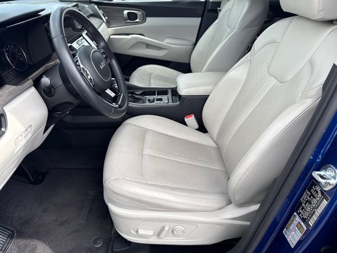 Used 2023 Kia Sorento EX w/ Panoramic Sunroof Package image 25