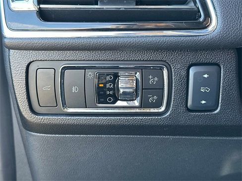 Used 2024 Lincoln Navigator L Reserve image 12