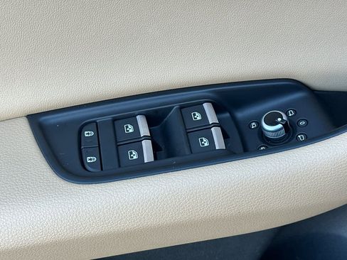 Used 2022 Audi Q7 Premium image 13