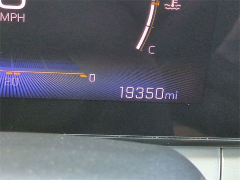 Certified 2024 Chevrolet Trax LT w/ Sunroof Package image 33