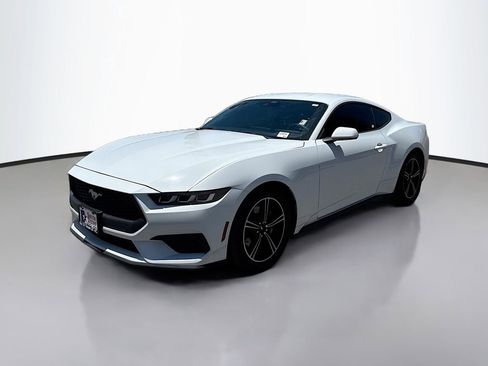 Used 2024 Ford Mustang Coupe RWD image 3