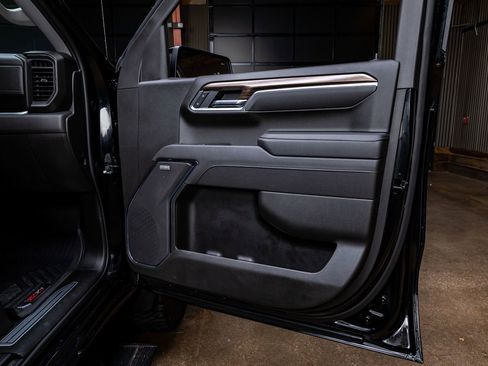 Used 2025 Chevrolet Silverado 1500 LT Trail Boss w/ LT Trail Boss Premium Package image 35