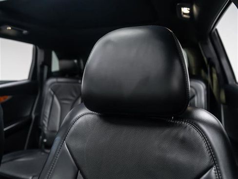 Used 2018 Lincoln MKX Reserve image 15