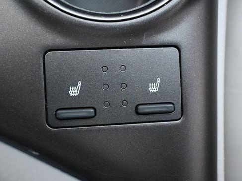 Used 2022 Toyota Camry SE w/ Cold Weather Package image 30