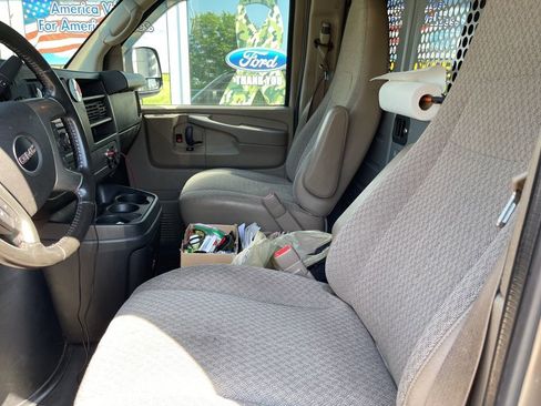 Used 2014 GMC Savana 2500 RWD image 9