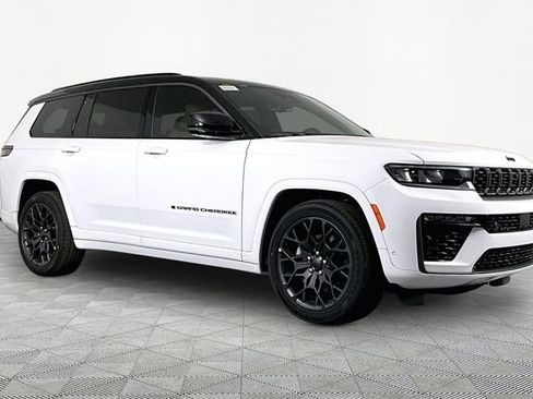 New 2026 Jeep Grand Cherokee L Summit w/ Obsidian Package AWD/4WD image 3