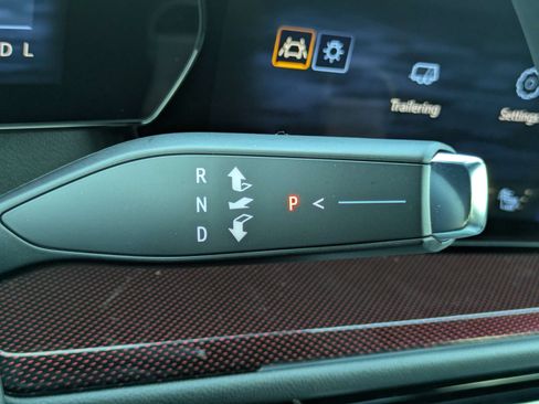 New 2027 Chevrolet Traverse RS FWD image 22
