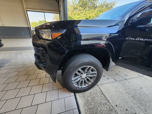 Used 2024 Chevrolet Colorado LT RWD image 7