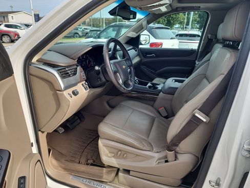Used 2017 Chevrolet Suburban LT RWD image 20