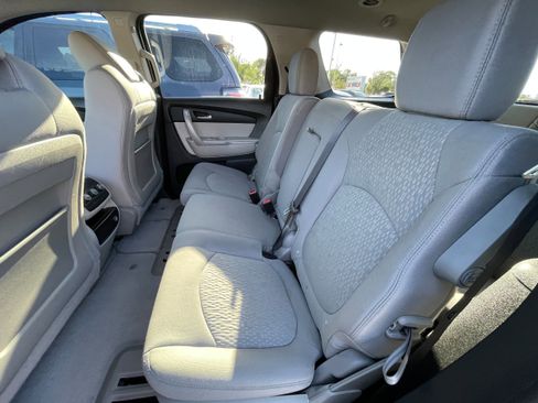 Used 2012 GMC Acadia SL w/ Preferred Package image 17