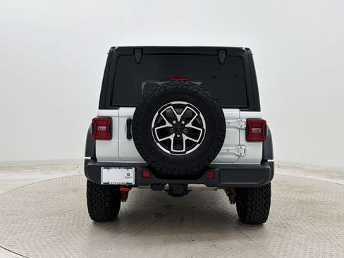 Used 2024 Jeep Wrangler Unlimited Rubicon w/ Convenience Group AWD/4WD image 10
