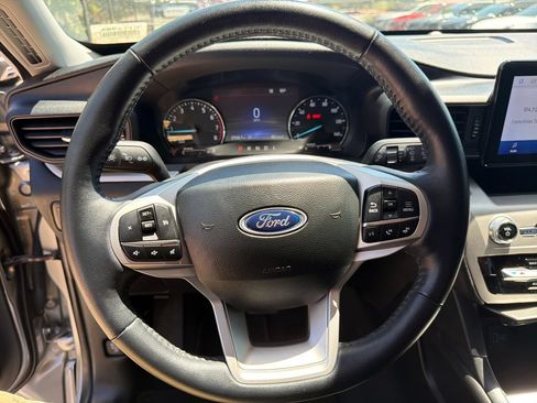 Used 2023 Ford Explorer XLT RWD image 24