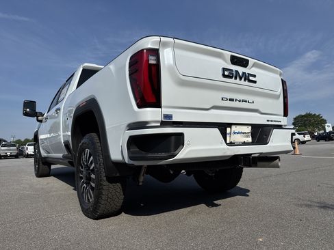 New 2026 GMC Sierra 2500 Denali Ultimate AWD/4WD image 14