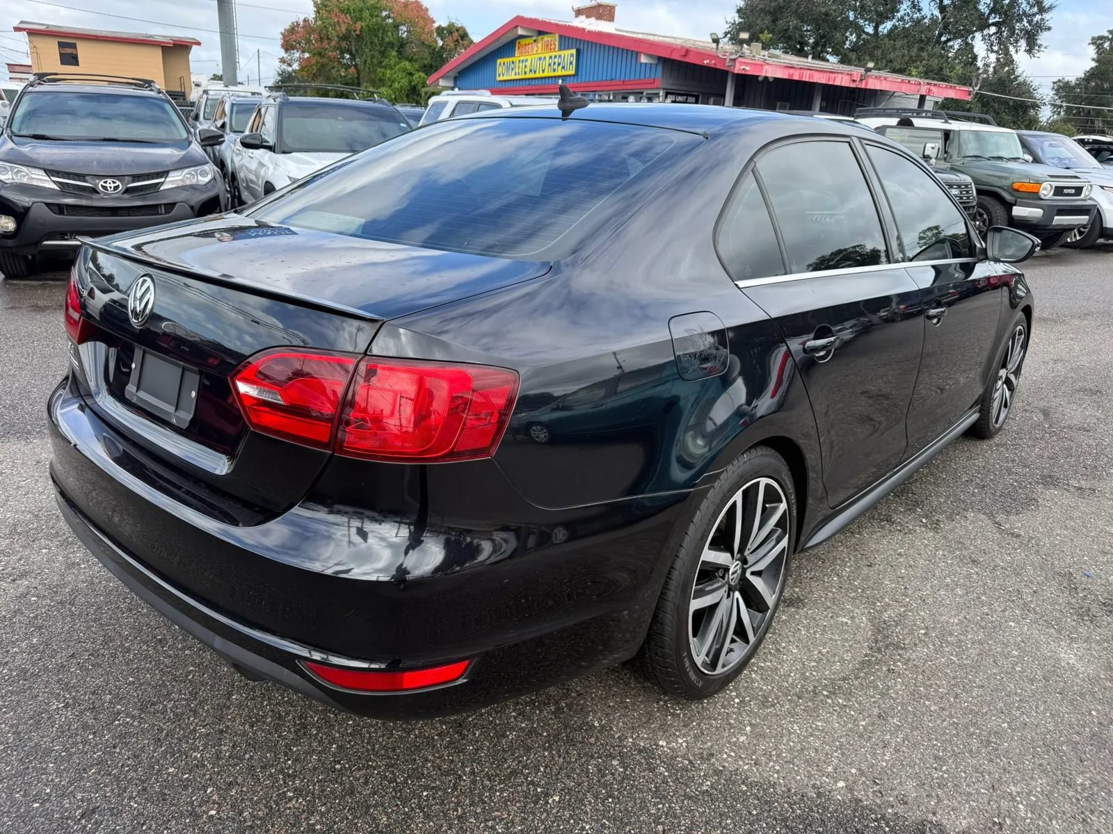 Used 2012 Volkswagen Jetta GLI Autobahn FWD image 5