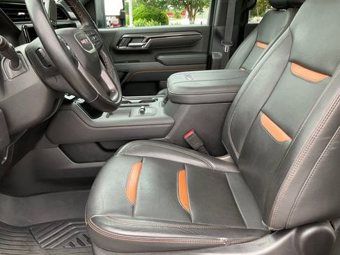 Used 2025 GMC Sierra 2500 AT4 w/ AT4 Premium Plus Package AWD/4WD image 5
