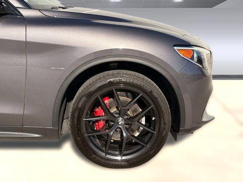 Used 2019 Alfa Romeo Stelvio Ti image 12