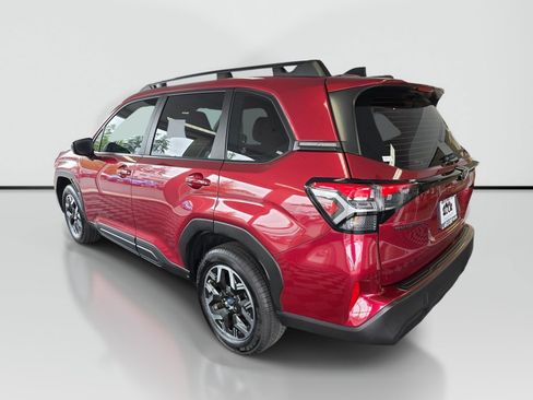 Used 2025 Subaru Forester AWD/4WD image 5