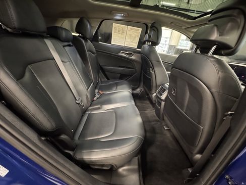 Certified 2025 Kia Sportage SX image 32