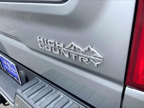 Used 2023 Chevrolet Silverado 1500 High Country w/ High Country Premium Package AWD/4WD image 10