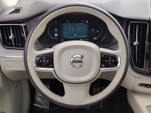 Used 2023 Volvo XC60 B5 Ultimate image 25