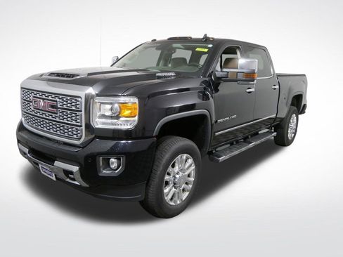 Used 2019 GMC Sierra 3500 Denali w/ Duramax Plus Package AWD/4WD image 9