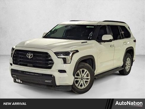 Used 2025 Toyota Sequoia SR5 AWD/4WD image 1