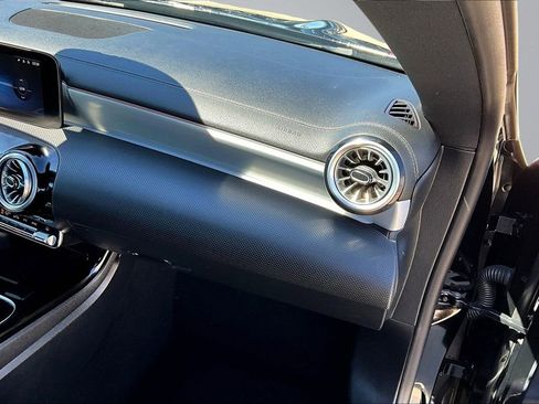 Used 2025 Mercedes-Benz CLA 250 image 26