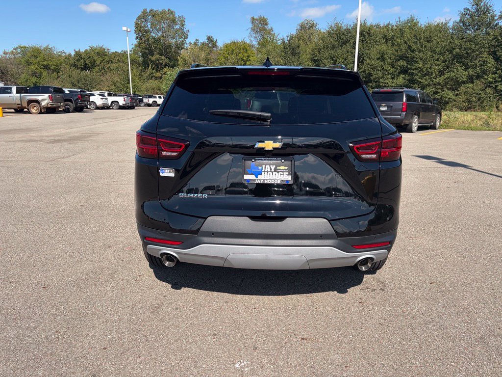 New 2026 Chevrolet Blazer LT w/ Convenience Package FWD image 4